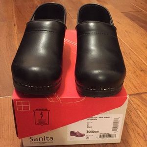 Sanita genuine leather clogs